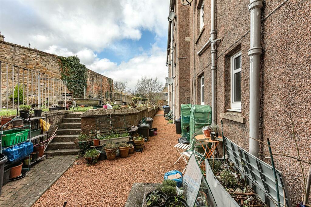 13 Morow Gardens Melrose 35.JPG