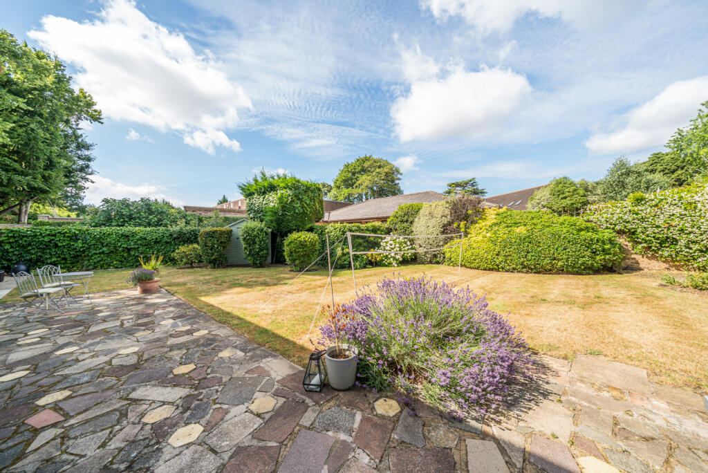 1317641-2-685e5df...