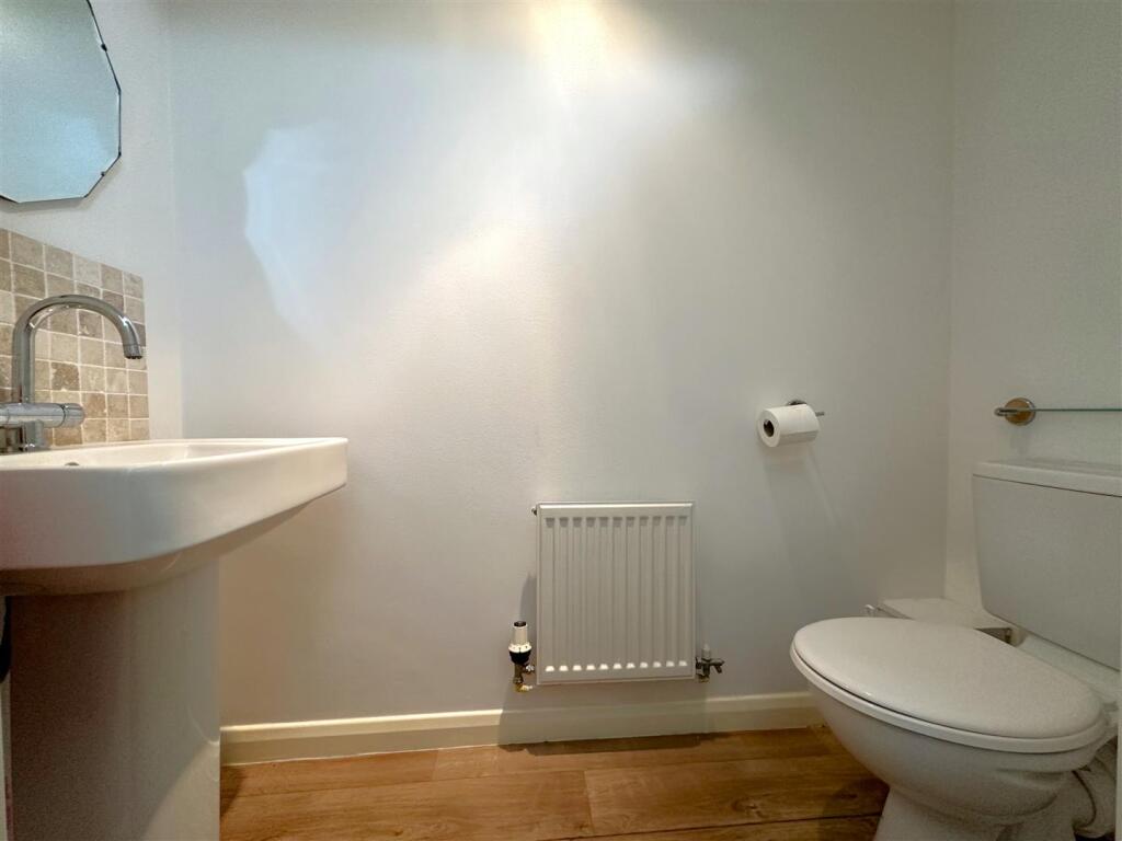 Ground Floor W.C 012