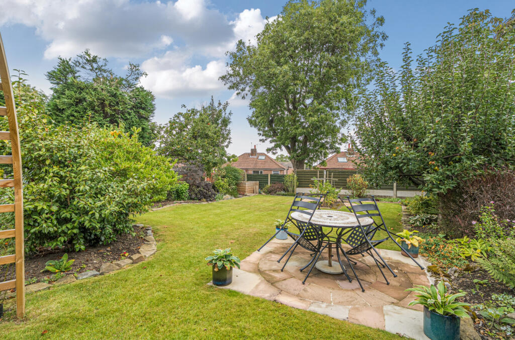 1347848-5-68b98d8...