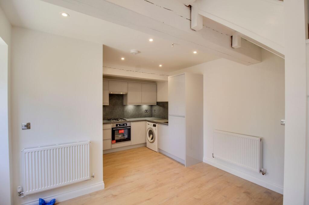 Kitchen / Living Area