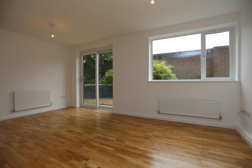 5 Martello Lofts Living Room (1).JPG
