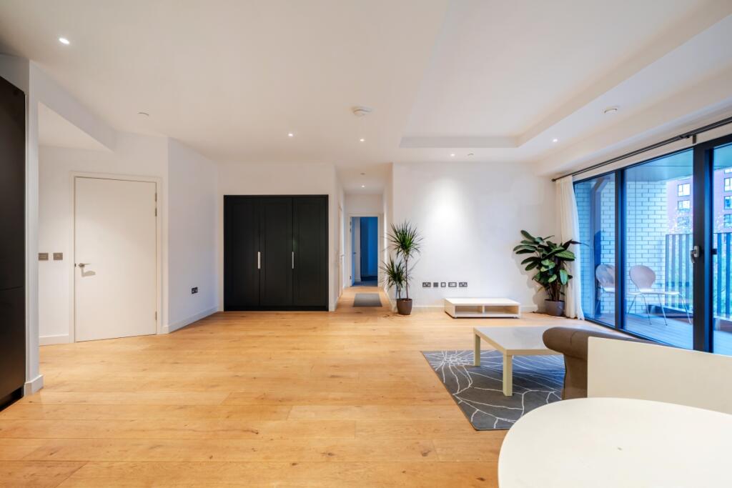 1385688-18-692cc5...