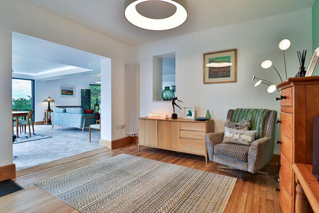 Lounge II