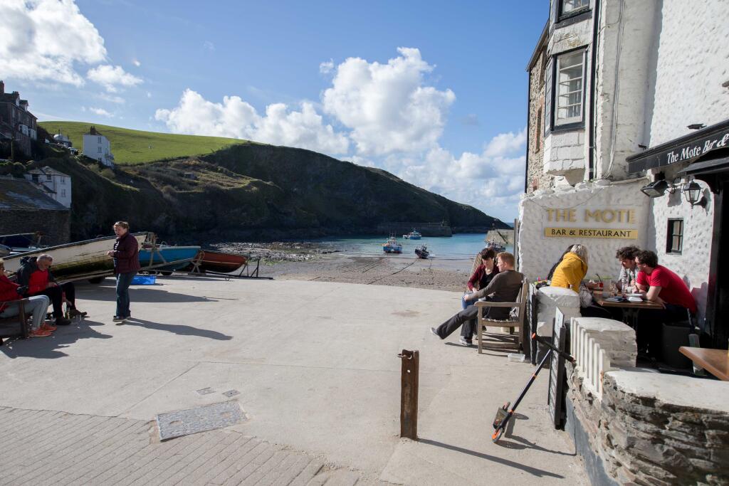 668406d917292_The-Mote-and-Slip-2