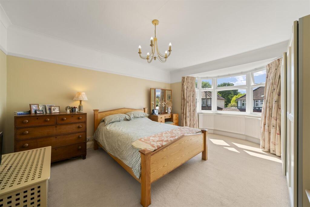 2 Meadow Road Claygate KT10-001.jpg