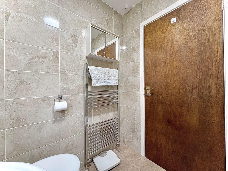 SHOWER ROOM