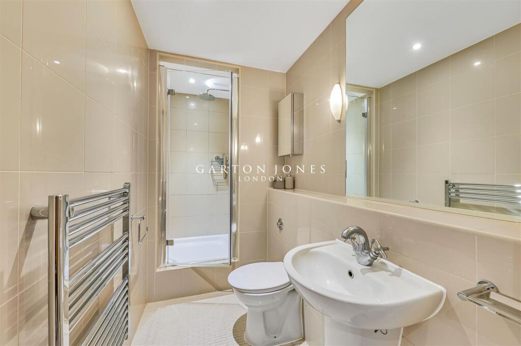 Bathroom.JPG