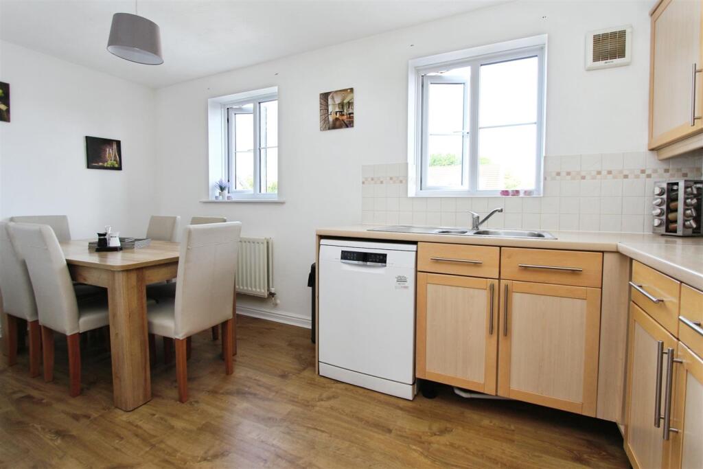 Kitchen / Breakfast Room
