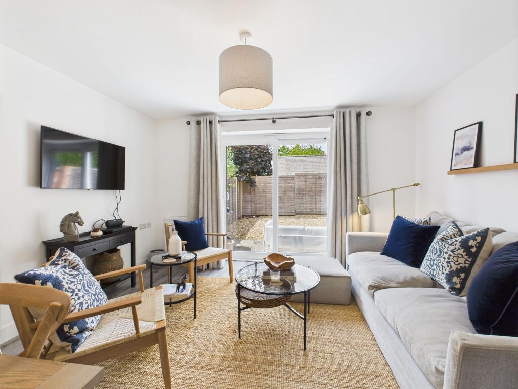 Sitting/Dining Room