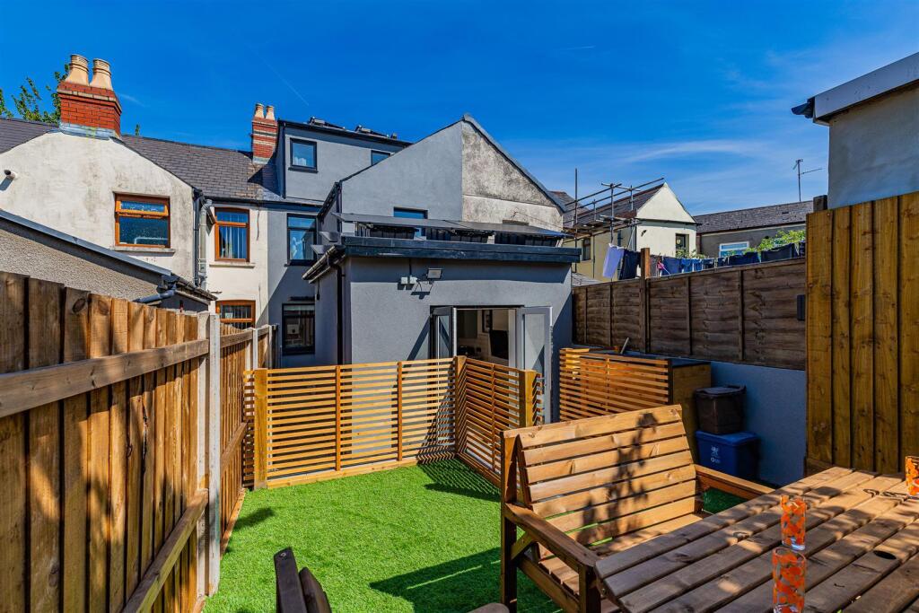 50 theodora garden 3.jpg