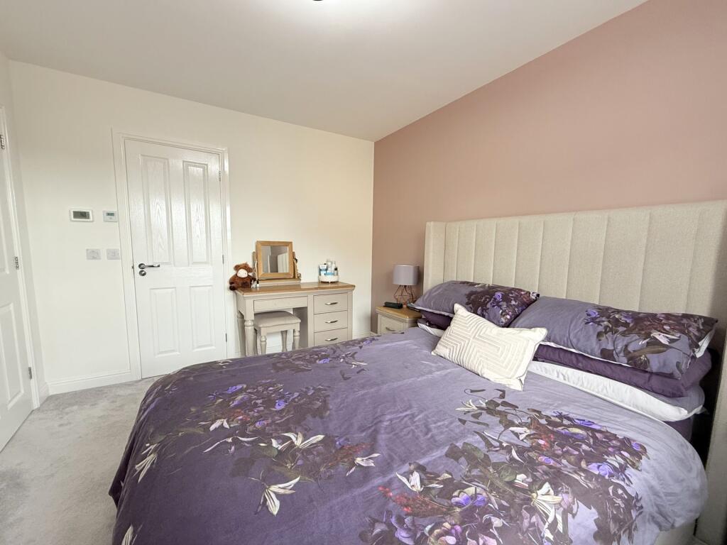 6 Wintergreen Drive, Dumfries, DG1 3WE - Braidwood