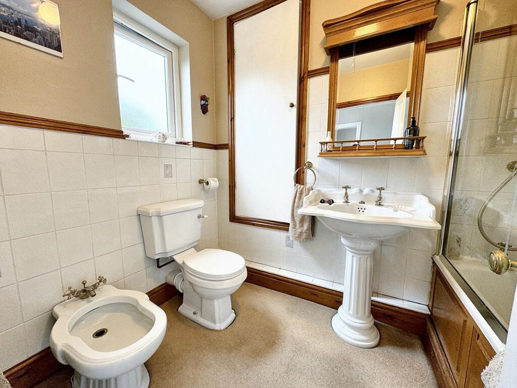 Master Bedroom En-suite
