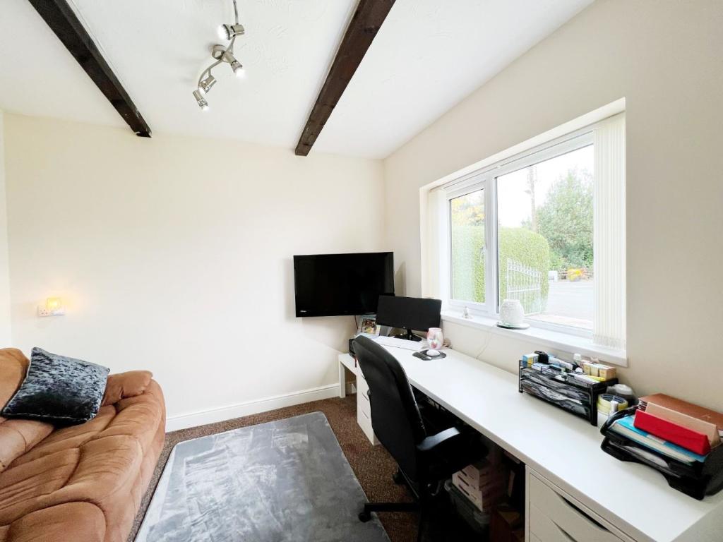 Bedroom 4.jpg