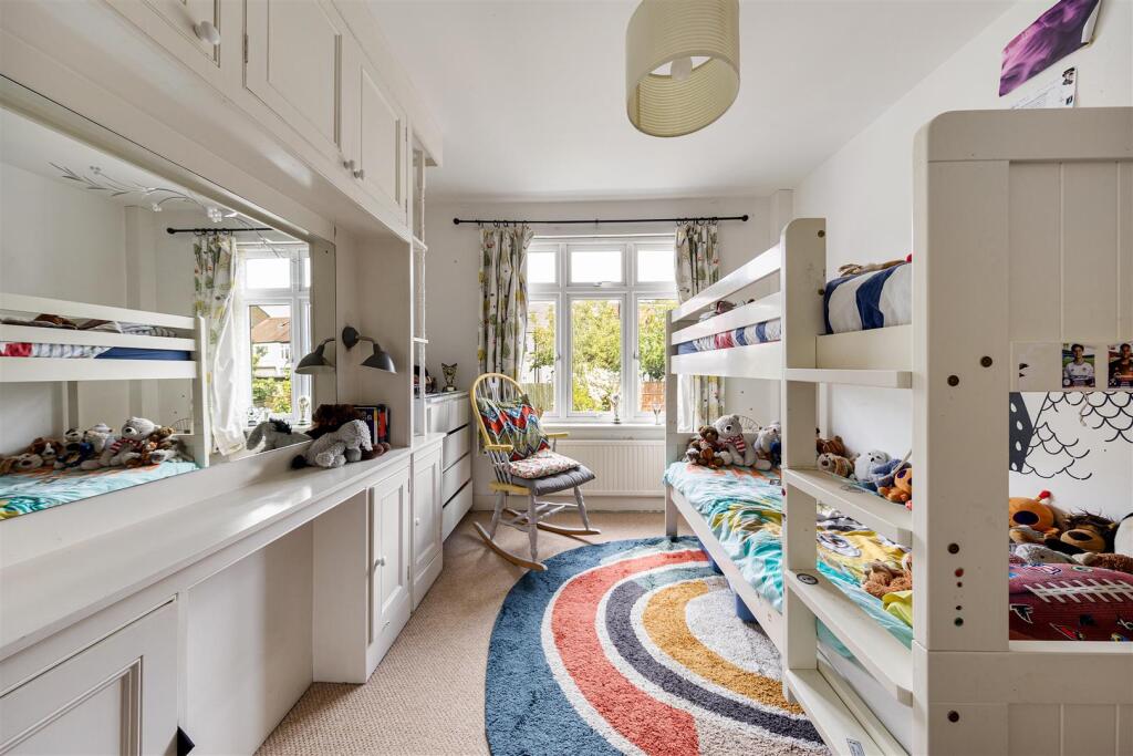 Ferndale Avenue, E17