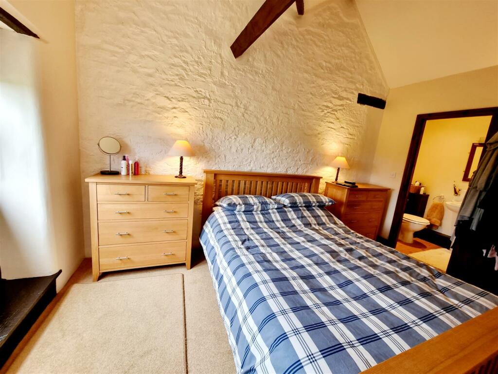 Bed 1.1.jpg