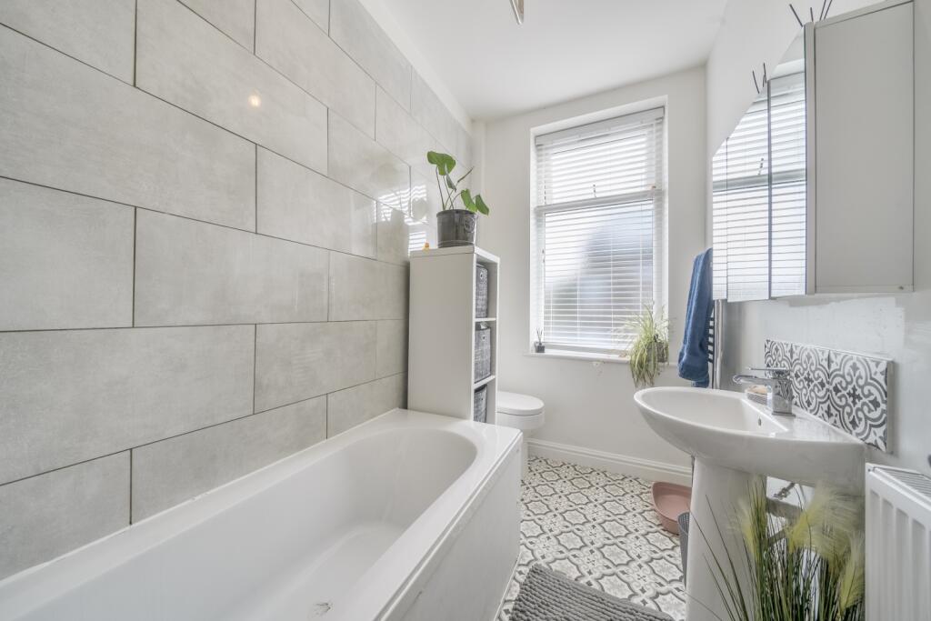 1329569-5-68834e32b4742