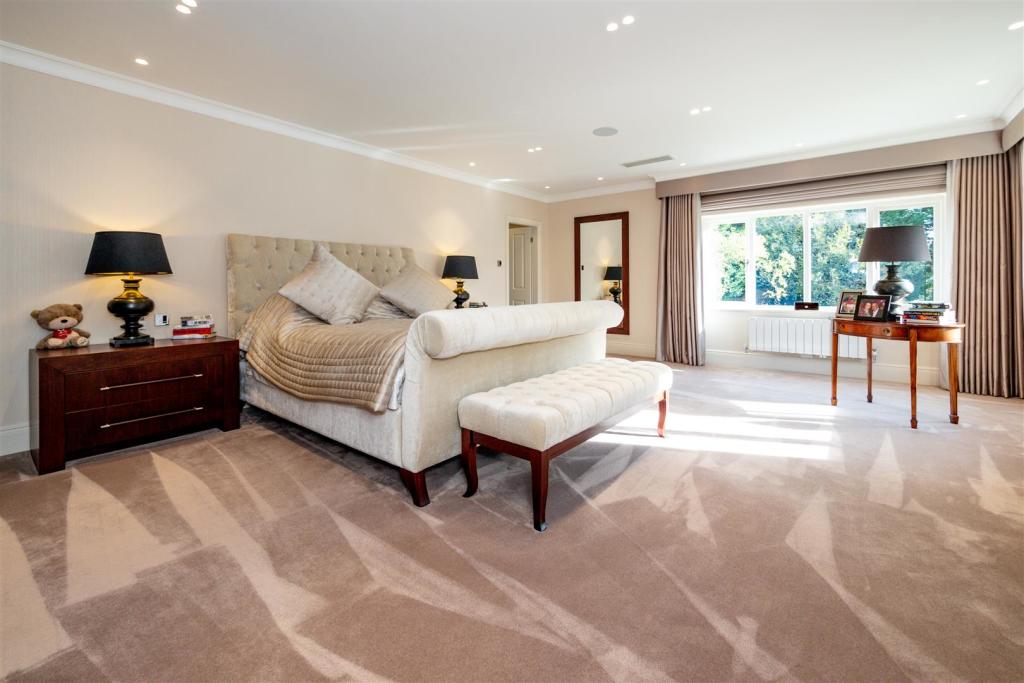 Principle Bedroom 1