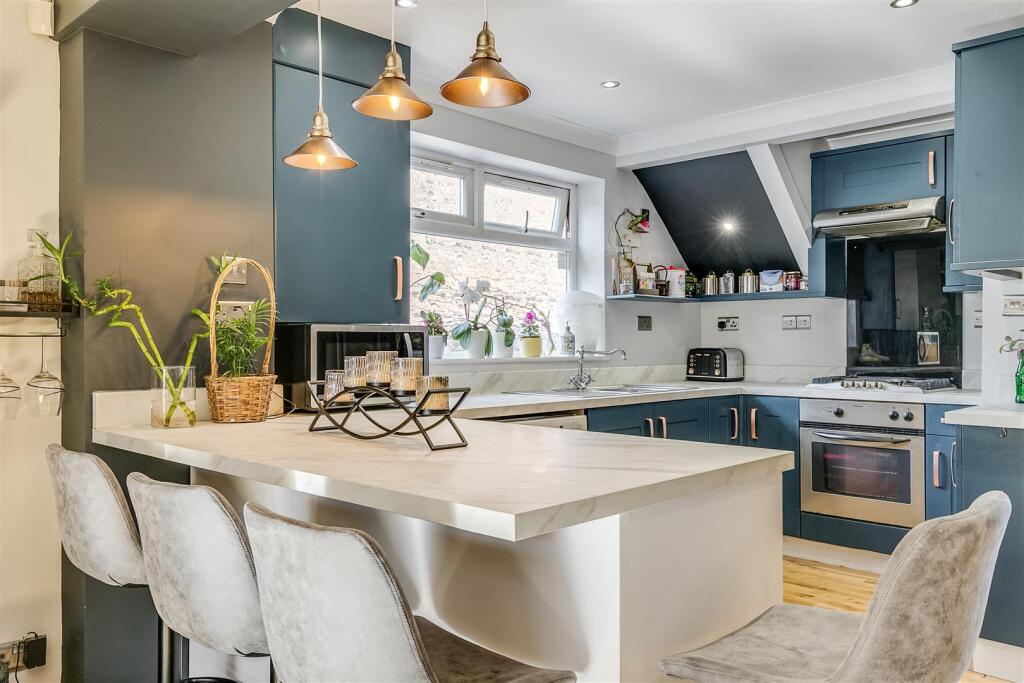 Halsey Drive 120-22.jpg