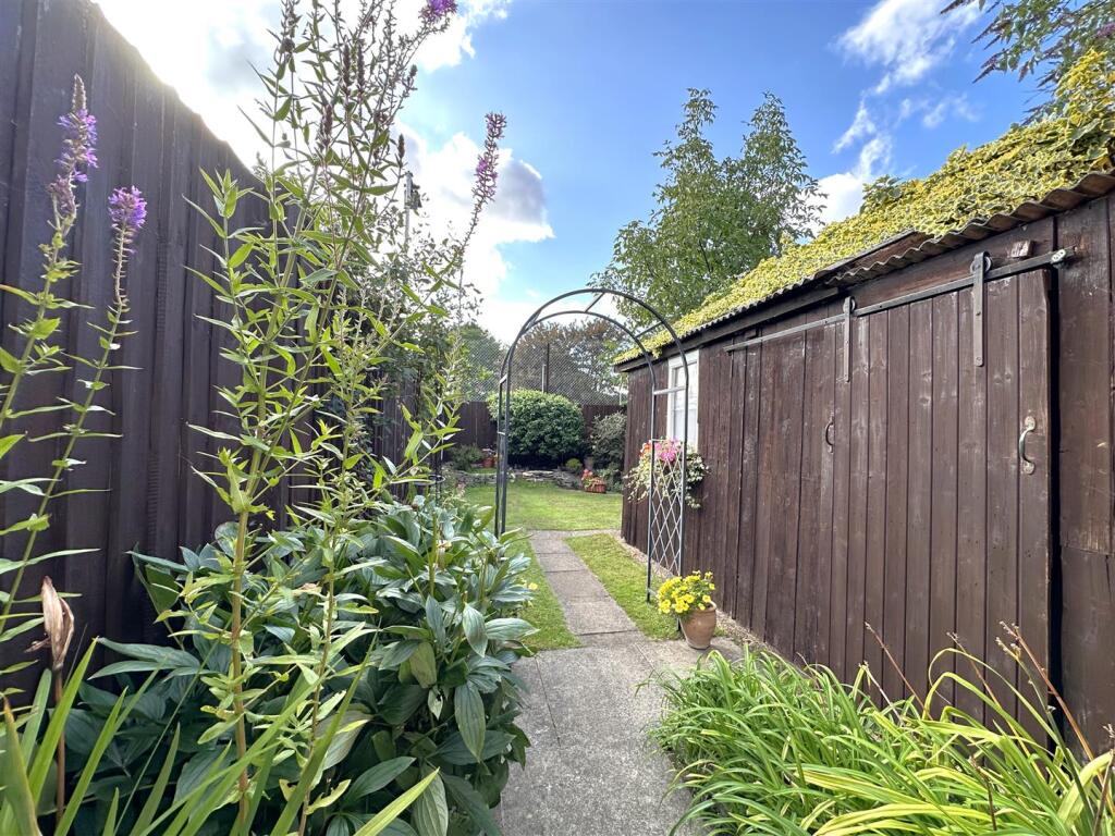 Garden &amp; Workshop 184