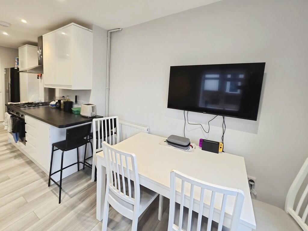 ffcd8b8a-Kitchen ...