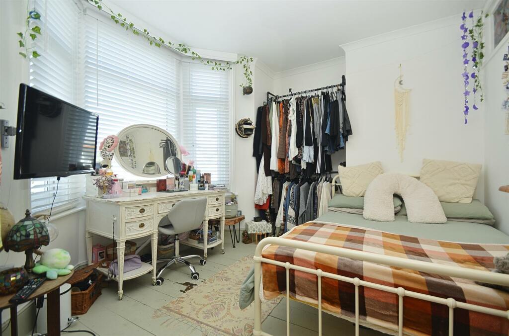 resizedBed1a.jpg