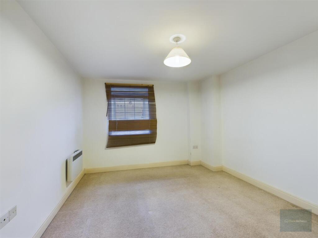 CAM02540G0-PR0095-ST