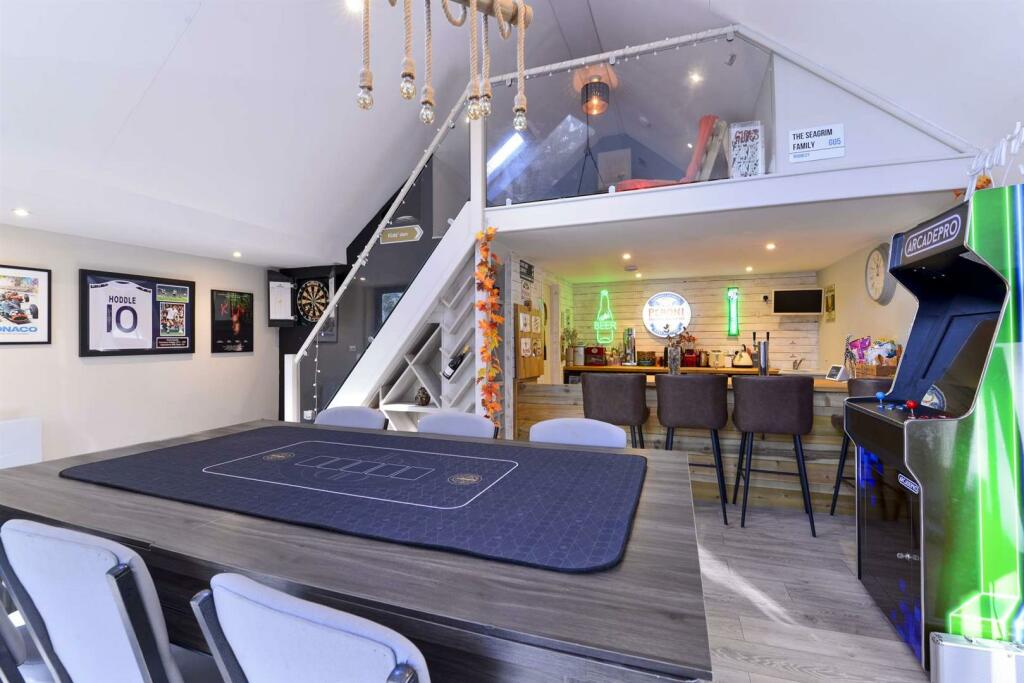 Brown Eaves, Bramley (11)-1920.jpg