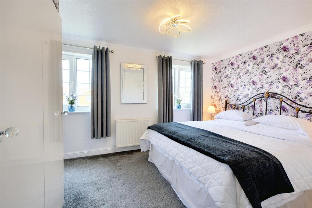Bedroom 1_1.jpeg