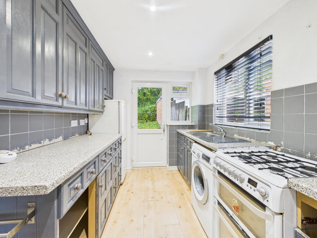 CAM02909G0-PR0505-STILL005