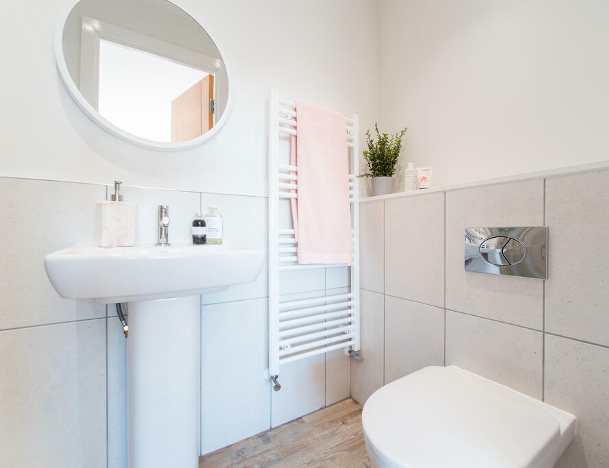 En-Suite 1