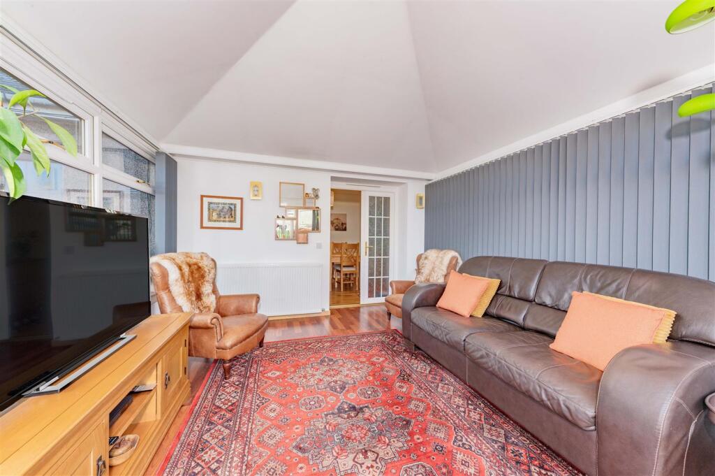 14 Lowson Avenue Carnoustie-11.JPG