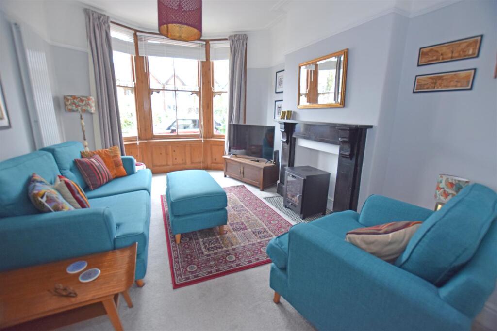 Lounge view1.jpg