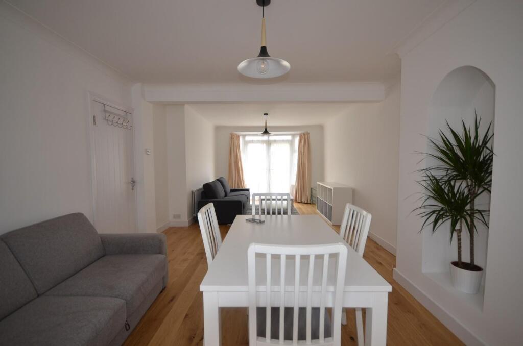 Thru dining to living.JPG