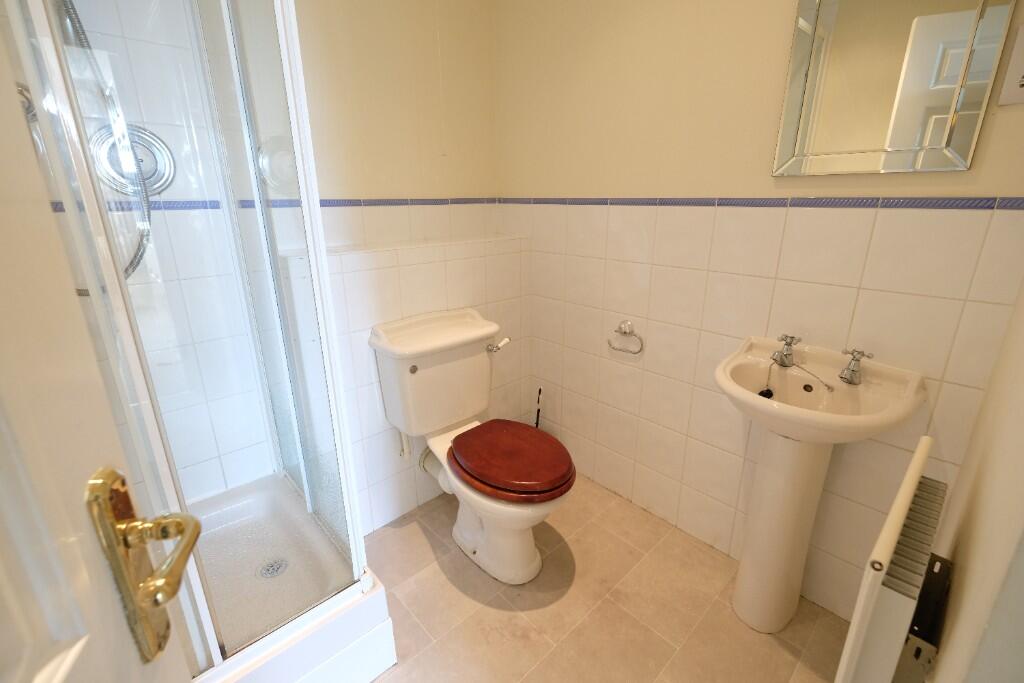 SHOWER ROOM