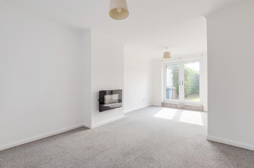 1301077-15-6852da...