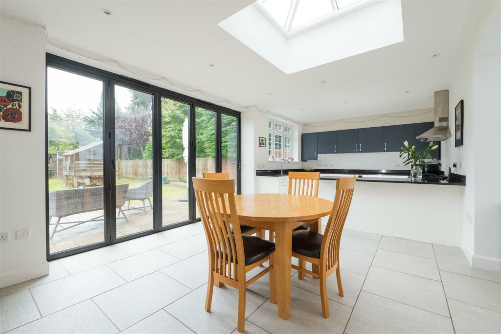 3 Coach Drive, Hitchin-15.jpg