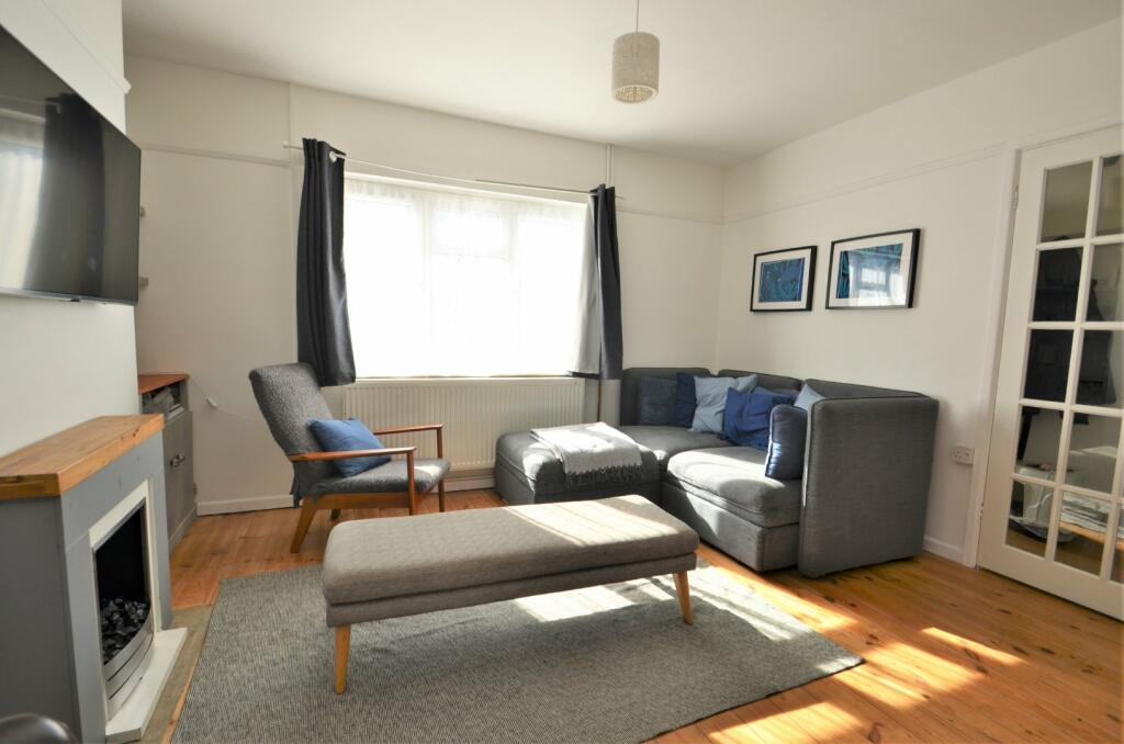 Sitting/Dining Room