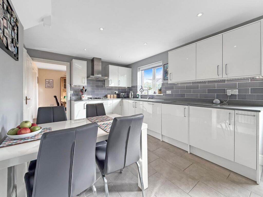 Kitchen/Breakfast Room