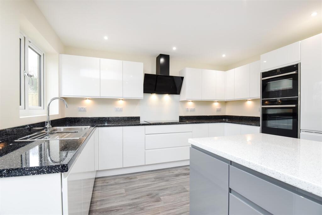 Kitchen/Breakfast Ro