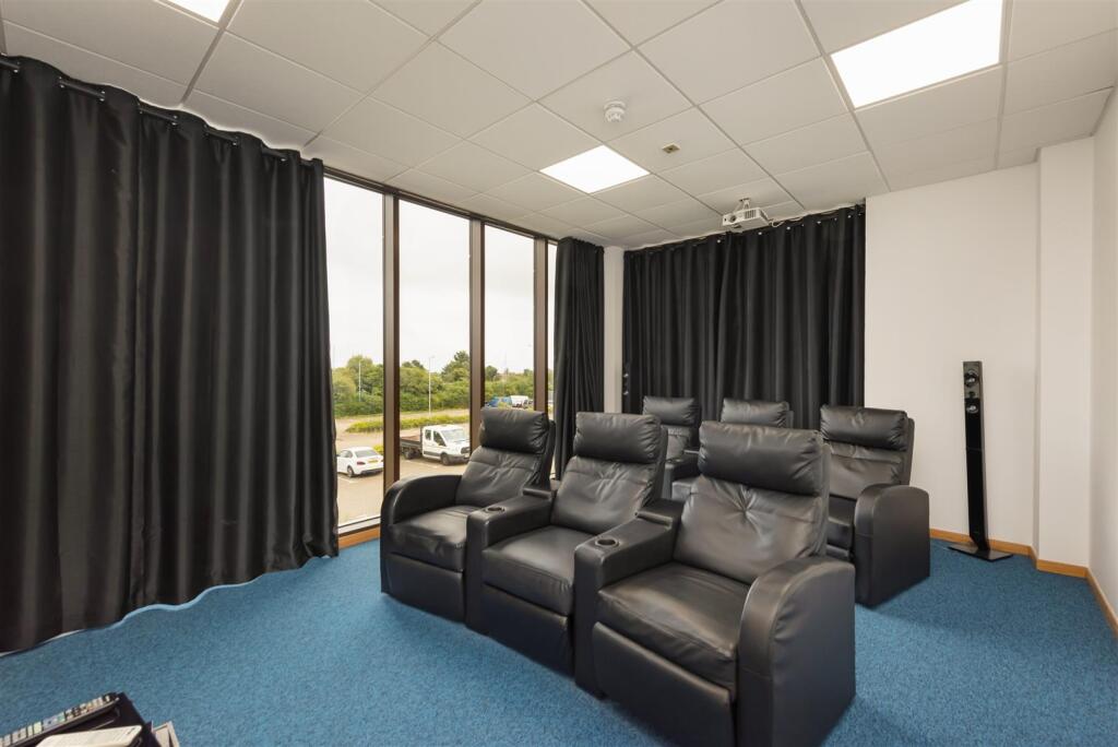 Oystergate Apartments, Wraik Hill