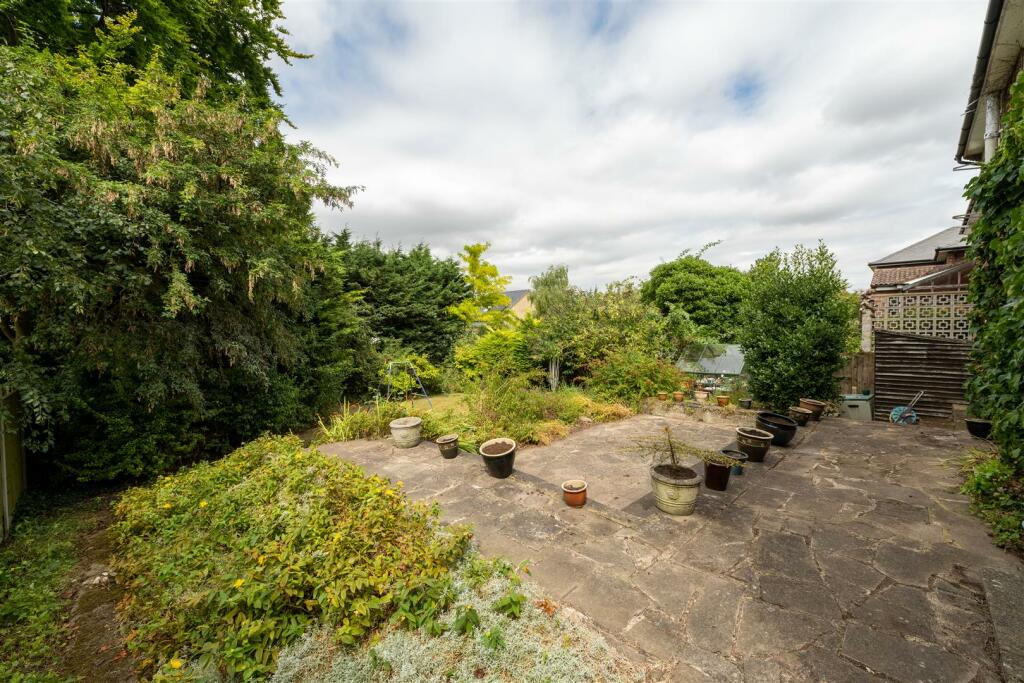 17 Benslow Rise, Hitchin-19.jpg
