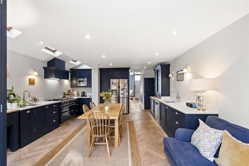 Kitchen/Dining