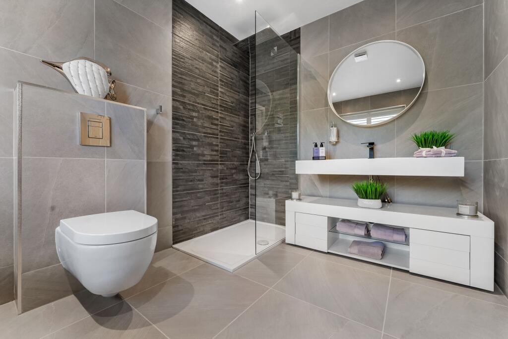 Bedroom Three En-Suite