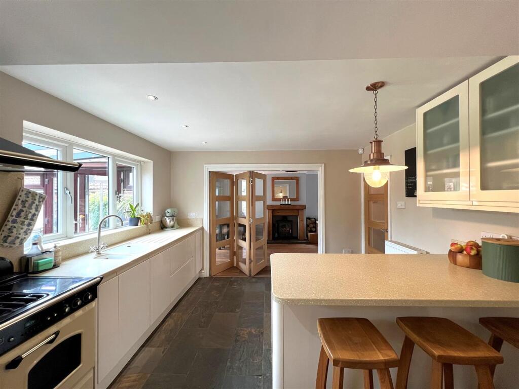 Kitchen 3.jpg