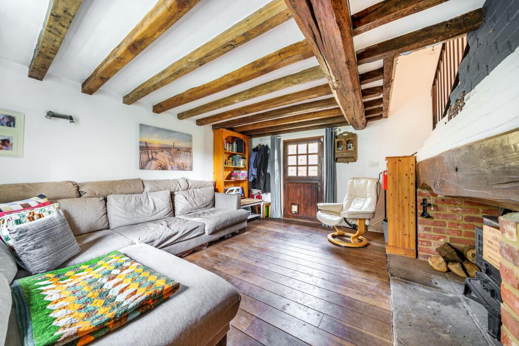Living Room (2)