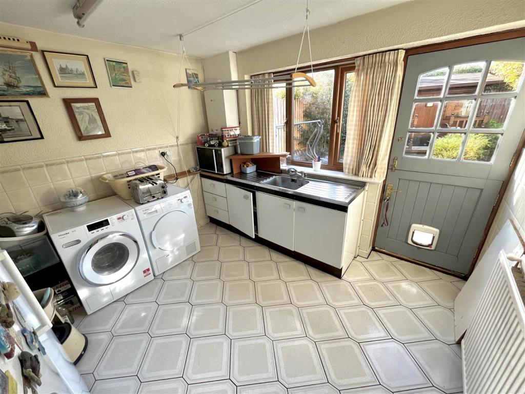 Utility Room.jpg