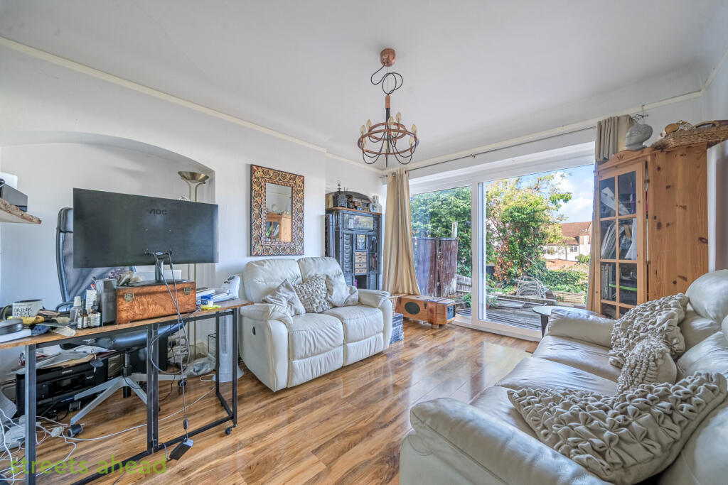 8c9353e0-5fad-429...