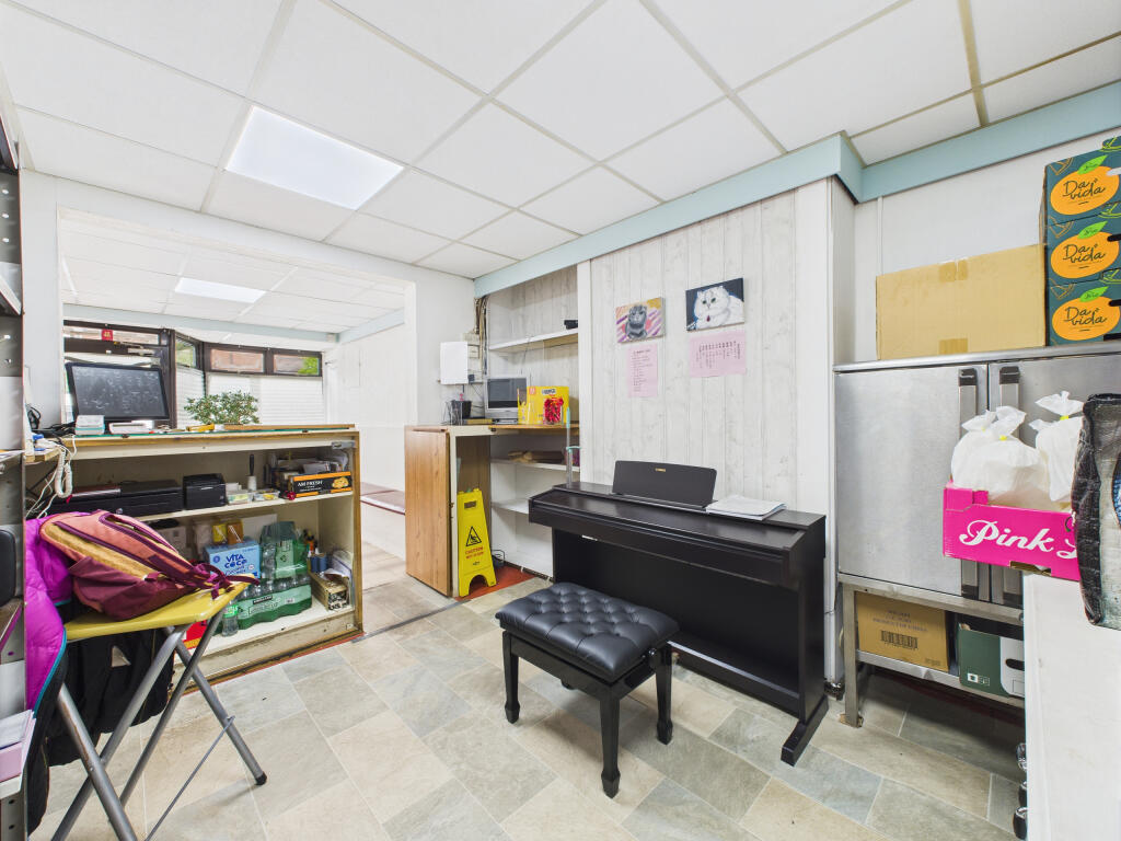 CAM02909G0-PR0430-STILL010