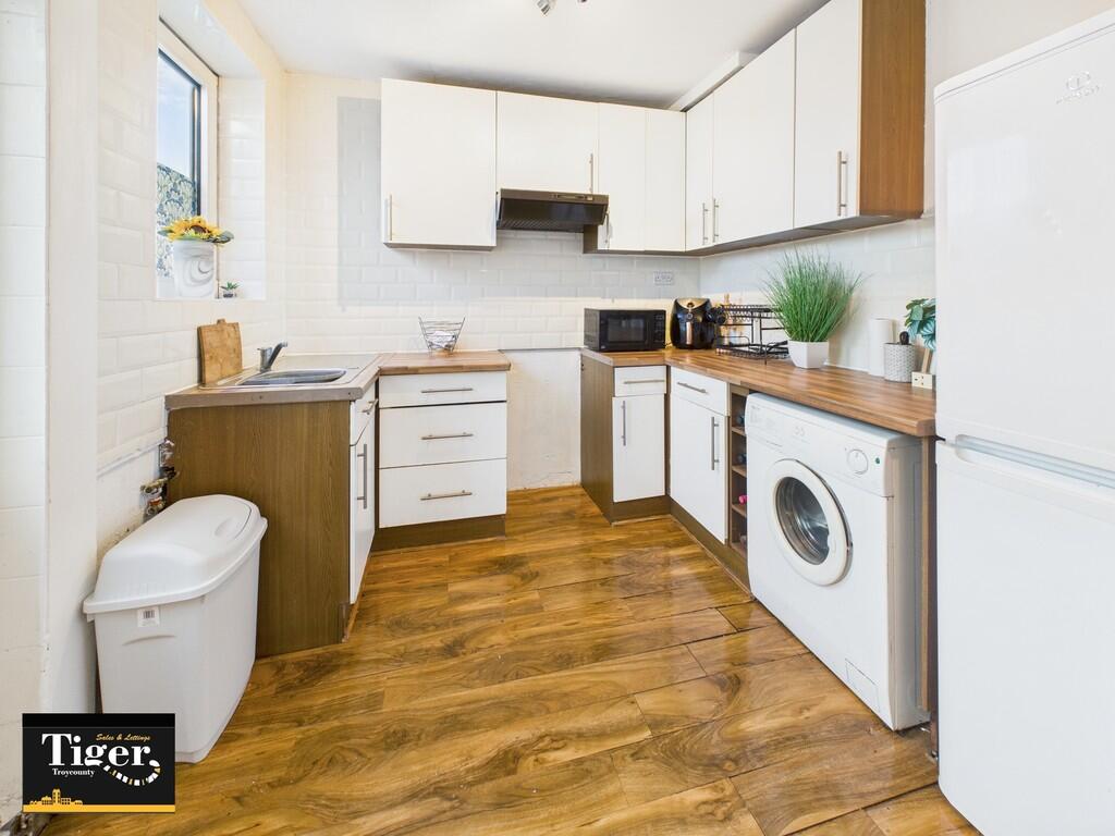 CAM02176G0-PR0769...